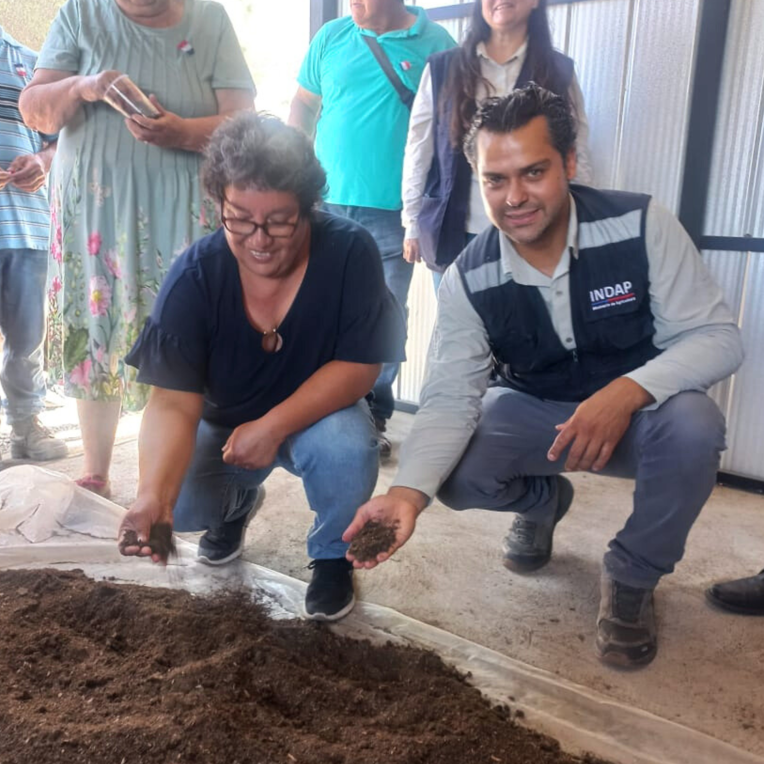 Implementación de Biofábrica beneficia a floricultores de Longotoma en medio de la sequía