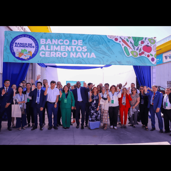 Ministros de la CELAC visitan Banco de Alimentos en Cerro Navia